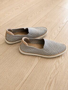 UGG Knit Slip-On Sneakers Taupe Grey Size 7.5